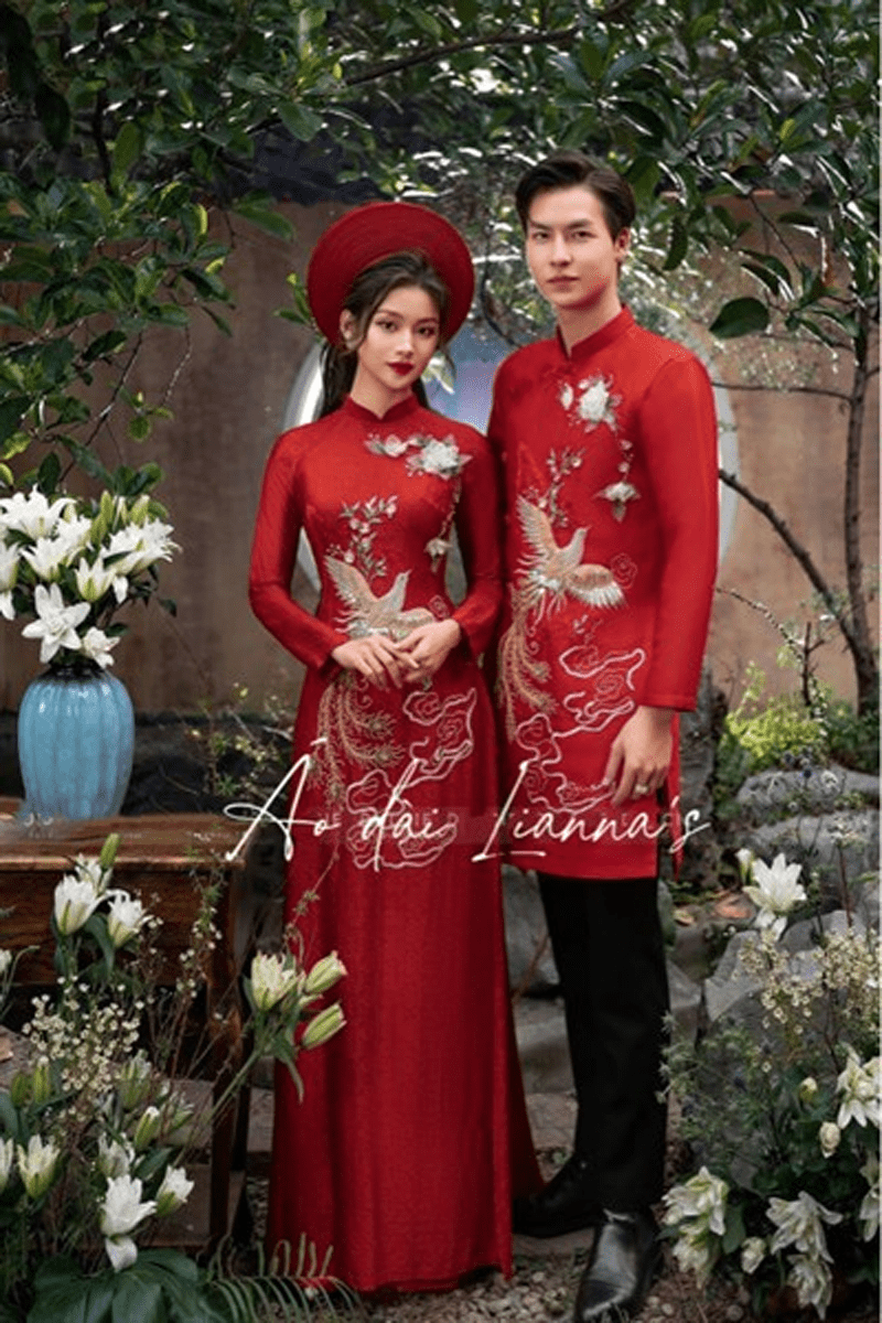 Mẫu áo dài cưới truyền thống họa tiết uyên ương