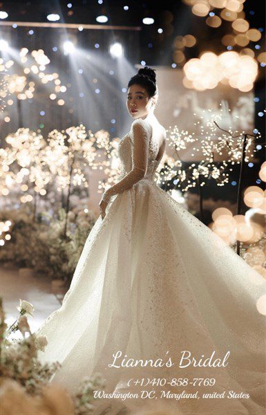 Giúp cô dâu tiết kiệm chi phí với mốt váy cưới 2 trong 1   TongDaiKienThucCOM