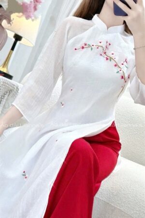 Áo dài cách tan trắng theu hoa kiotviet 897d505f69d8c17f6e28c803bff67c68