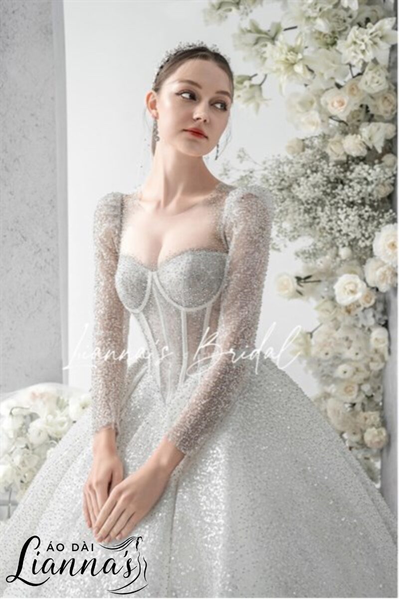 Váy cưới cổ vuông
