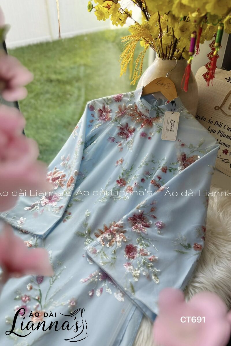 áo dài lụa xanh pastel