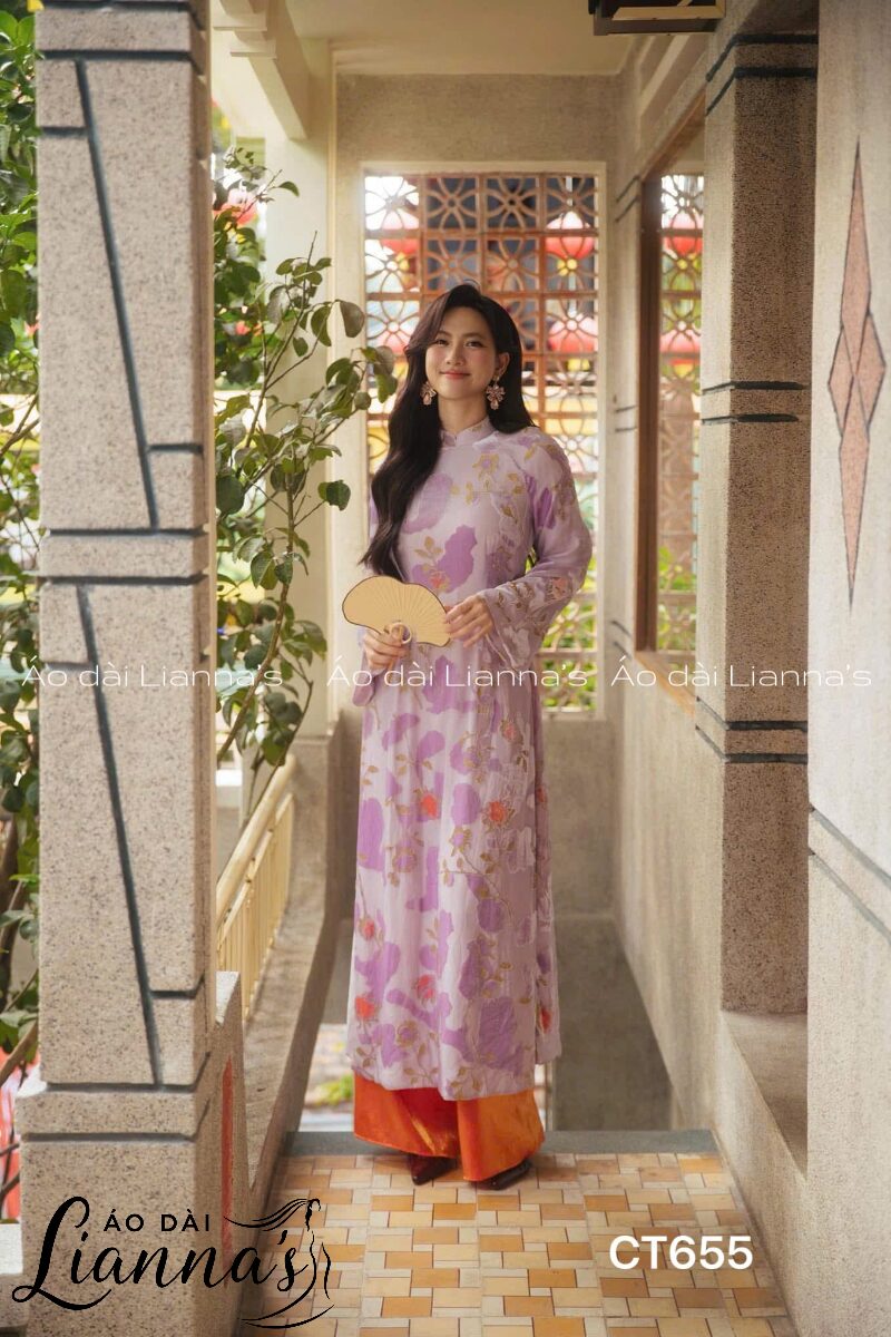 Áo dài màu tím pastel pha hồng phấn: Nét đẹp sương sớm đầy tinh tế cho nàng yêu phong cách thanh lịch áo dài màu tím pastel pha hồng phấn