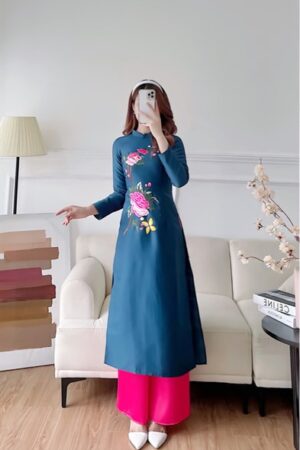 Tacpa xanh đậm thêu hoa quần hồng