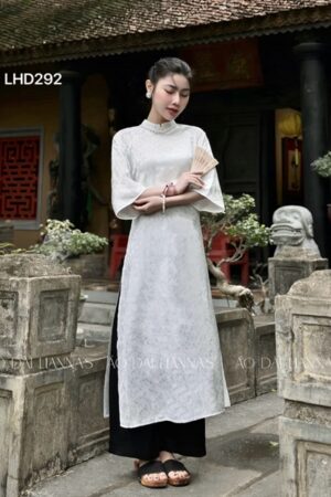 Áo dài tơ tằm nha xá cao cấp trắng