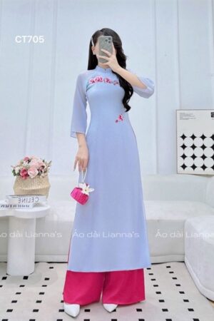 Áo dài cách Tân tơ thêu tong xanh lavender