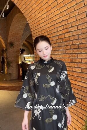 Áo dài đen hoan tiết thêu kiotviet 25fa6d1c5fac1220a8156601a20c45a5