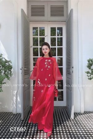 Áo dài cách tan đỏ hoa thiểu cổ tròn