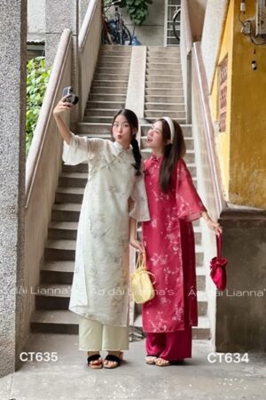 Áo dài xanh mint hoa Xuân