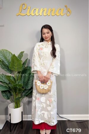 Áo dài cách Tân tong kem họa tiết nhung
