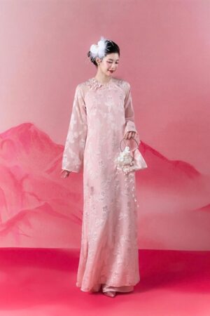 Áo dài cách tan suông tơ Hồng