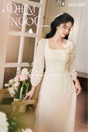 Ao dai thiet kế cổ vuông tơ ngọc trai