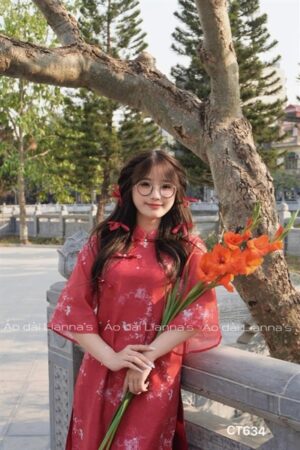 Áo dai đỏ hoa Xuân