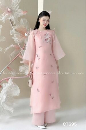 áo dài cách Tân Hồng theu