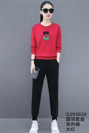 Set thể thao đỏ quần đen