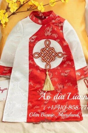 Bé trai đỏ hạc