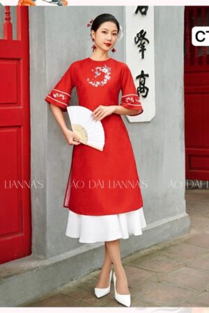 AD thiết kế đỏ phối váy