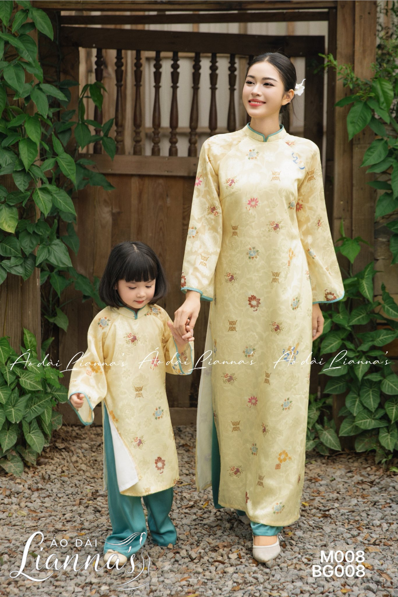 Tư vấn cách chọn áo dài cho mẹ và bé đẹp, sang và đồng điệu gia đình áo dài cho mẹ và bé