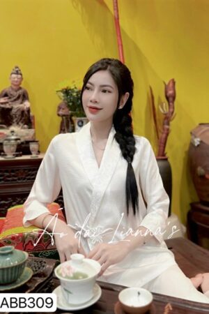 Set đi lễ cổ chéo phối gấm trắng màu trắng