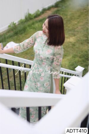 Áo dài hoa nhí tơ xanh lơ nút bọc xanh kiotviet 09a85adfbadec71662235f7ac49ccf7a