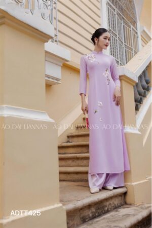 Áo dài chiffon tím cà thêu hoa