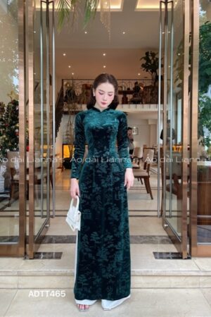 Áo dai nhung truyen thong xanh lá họa tiết