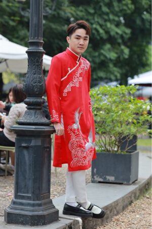 AD Nam đỏ thêu hạc viền trắng