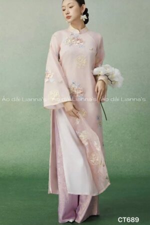 Áo dài cách Tân tông Hồng