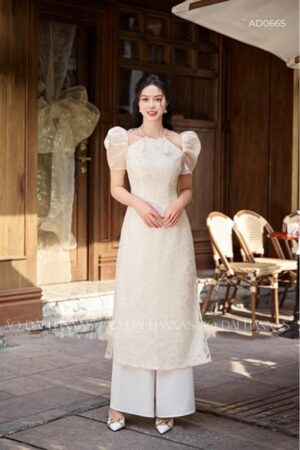 Áo dài ren trắng kem cổ yếm tay bồng