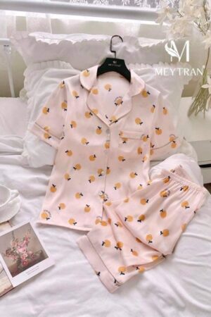 Cam nền hồng phấn