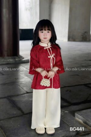 bà ba bé gái tơ đỏ thắt nơ