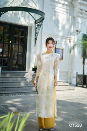 Áo dài cách tan ren hoa vàng viền cổ vànd kiotviet 5b4ddb784ac2610b21d7076b9f2b670e
