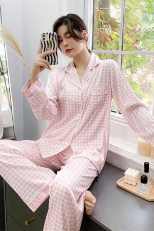 Tay dài viền trắng hong