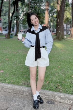 Set sơ mi xanh quan trắng kem khăn cổ