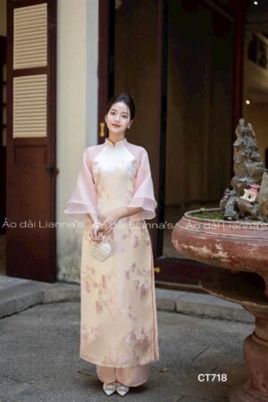 Áo dài cách Tân Hồng tay voan