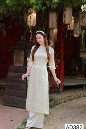 Ren trang kem cổ tròn