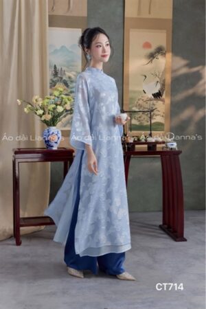 Áo dài suong tơ xanh hoa