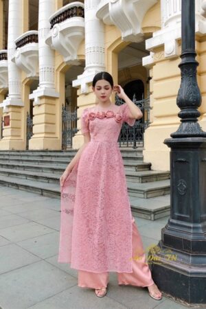 Ren cao cấp hoa noi trước ngực