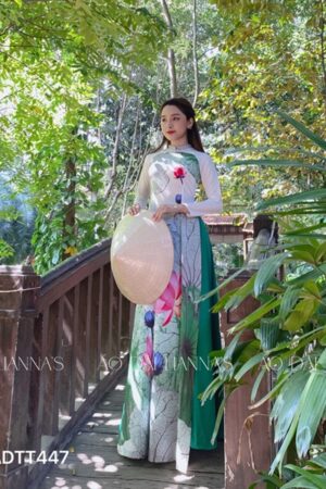 Áo dài truyen thống hoa sen phoi quan váy xanh lá kiotviet 9216c6b8fdce48bec8b4c9bc0a101338