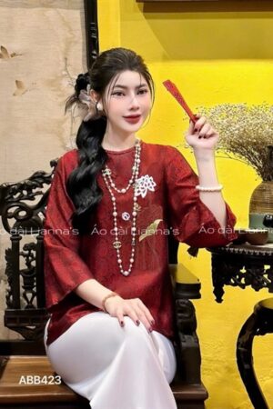 áo bà ba lụa hà đông đỏ đô thêu sen