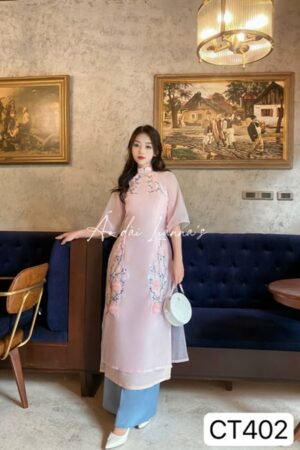 ADCT hồng cổ kiểu hoạ tiết hoa nổi