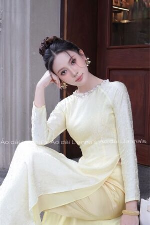 Áo dài tơ tằm hà đông truyền thống tong vàng