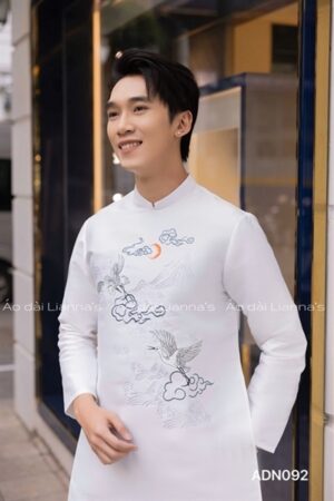 Áo dài nam trắng thêu mây núi