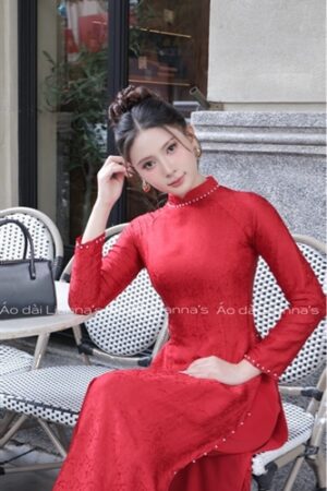 Áo dài lụa hà đông đỏ truyền thống