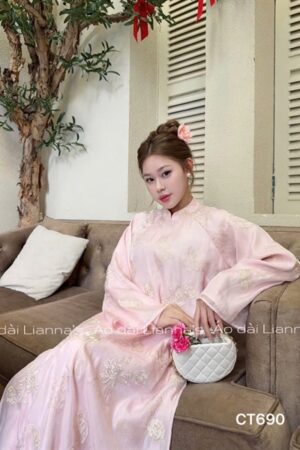 Áo dài cách tan suông hoa thêu tông Hồng