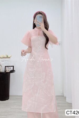 Áo dài CT viền hoa sen thêu -tay cánh tien xếp ly