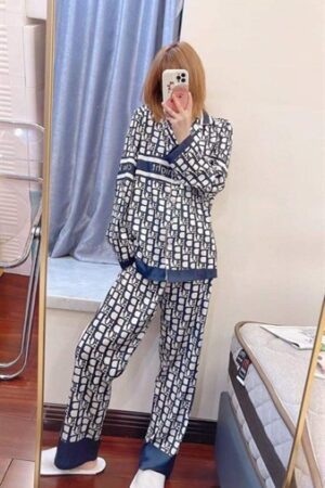 Vân Bi dior xanh đen