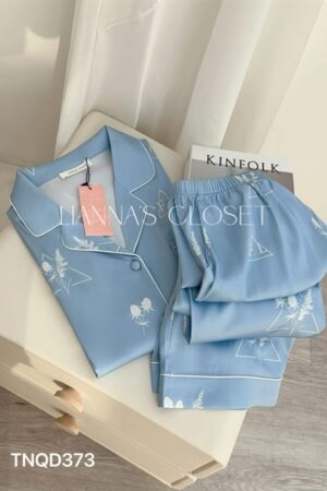 Tay ngắn quần dai dâu trắng nền xanh