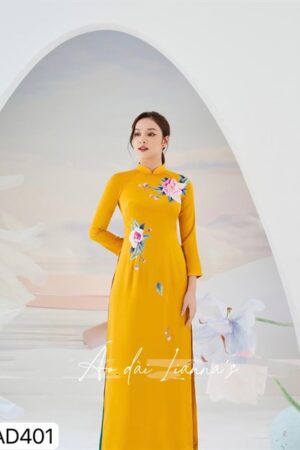 ADTT vàng thêu hoa quần xanh cổ vịt