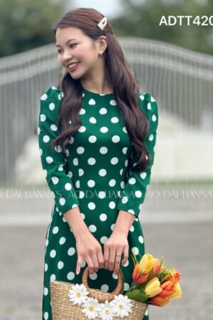 Áo dai chấm bi xanh lá