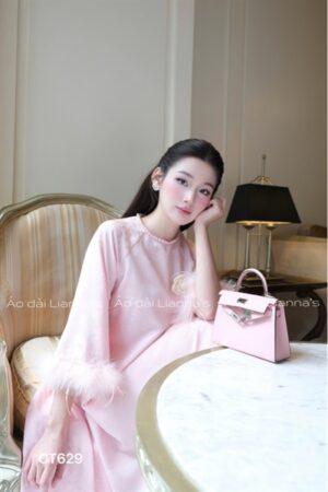 Áo dài suong Hồng tay long vũ kết cờm cổ va tay kiotviet 04566ecac57c9a29f16ff1f115349f6b
